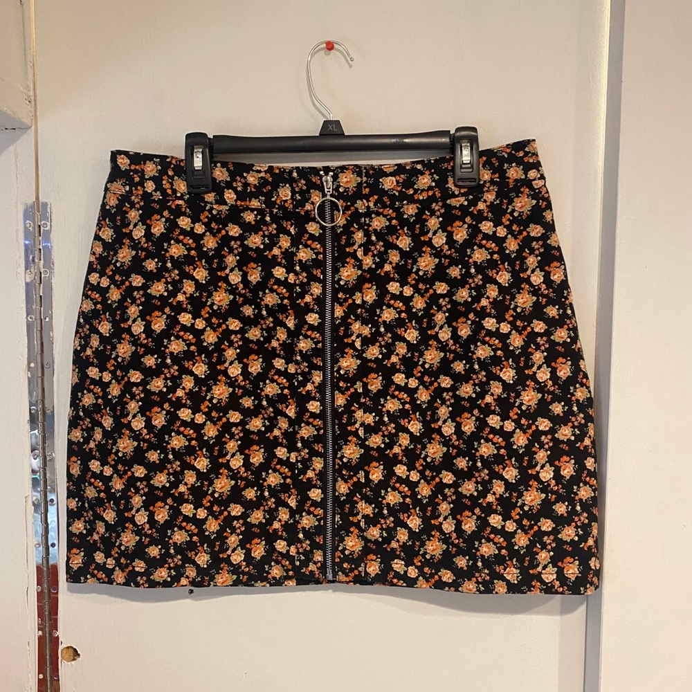 - Forever 21 Plus Size Mini Denim Floral Zip…